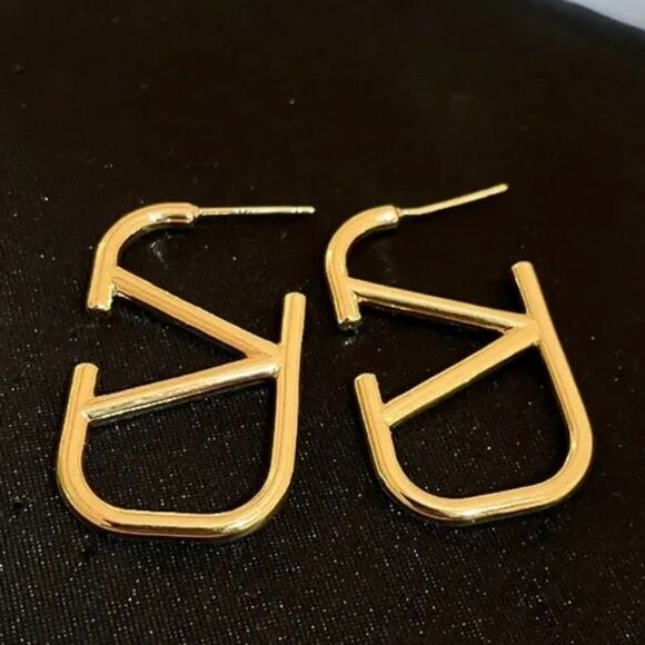 Luxury style V Shaped Rectangular Hoop Earrings - 2 PAIRS - Picture 2 of 7